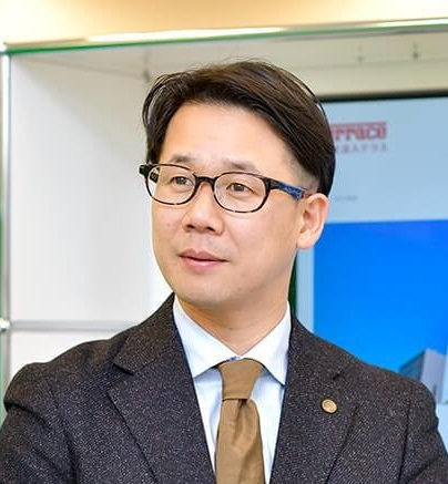 税理士法人テラス 代表　笠浪 真